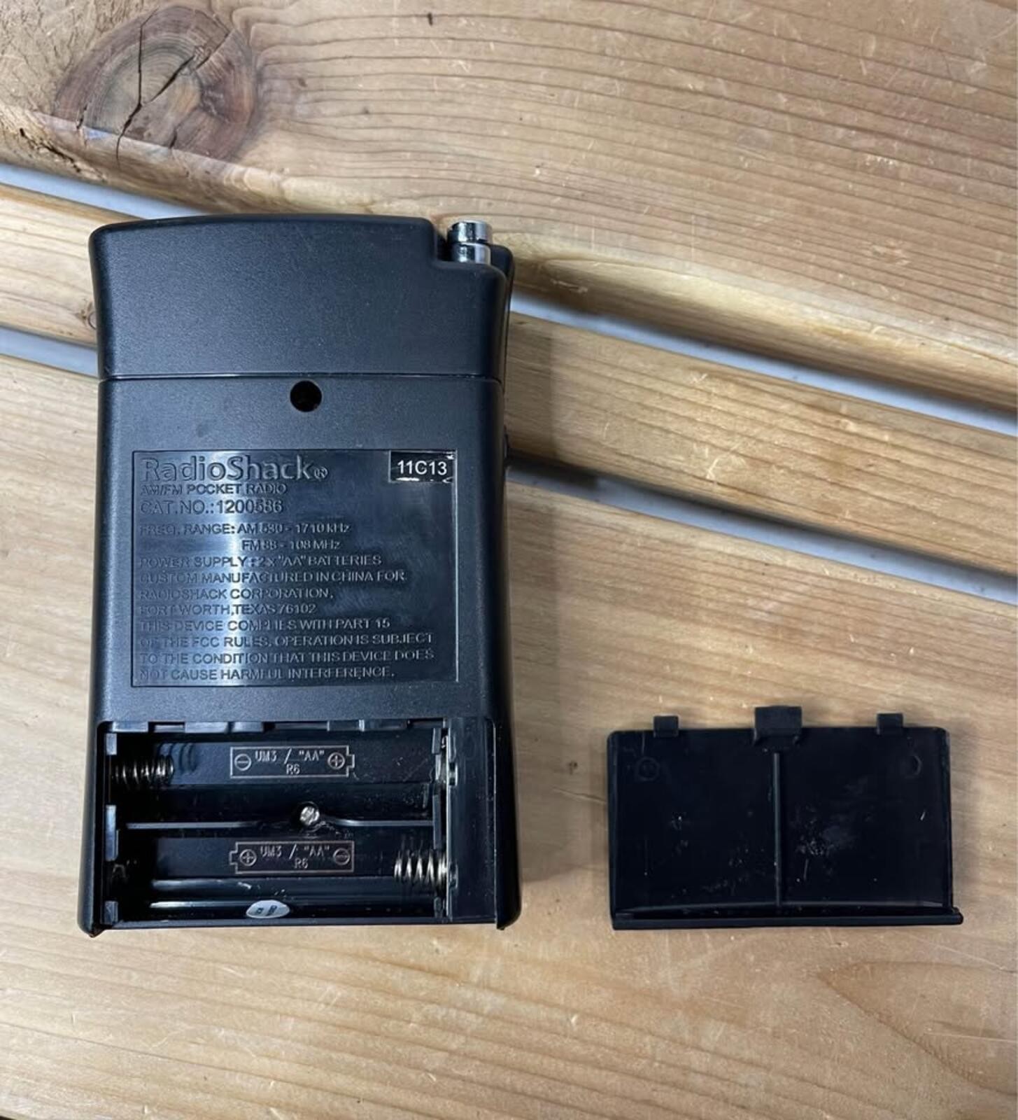 RadioShack AM/FM Pocket Radio 1200586
