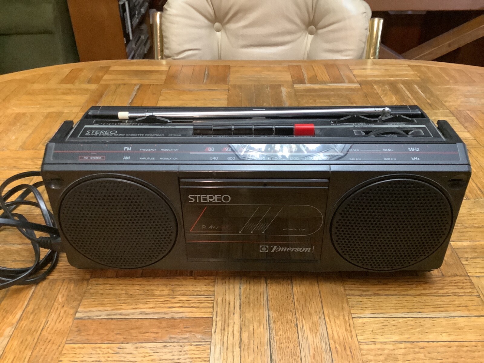 Vintage radio lots – CHOOSE ONE – from 4 family estates