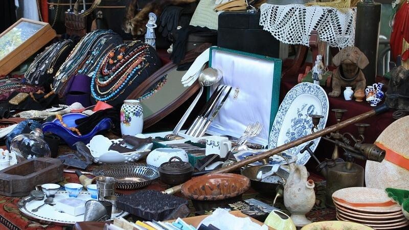 ESTATE LIQUIDATION BOX LOT, 5 lbs assorted items-OLD & NEW mix- #PD134