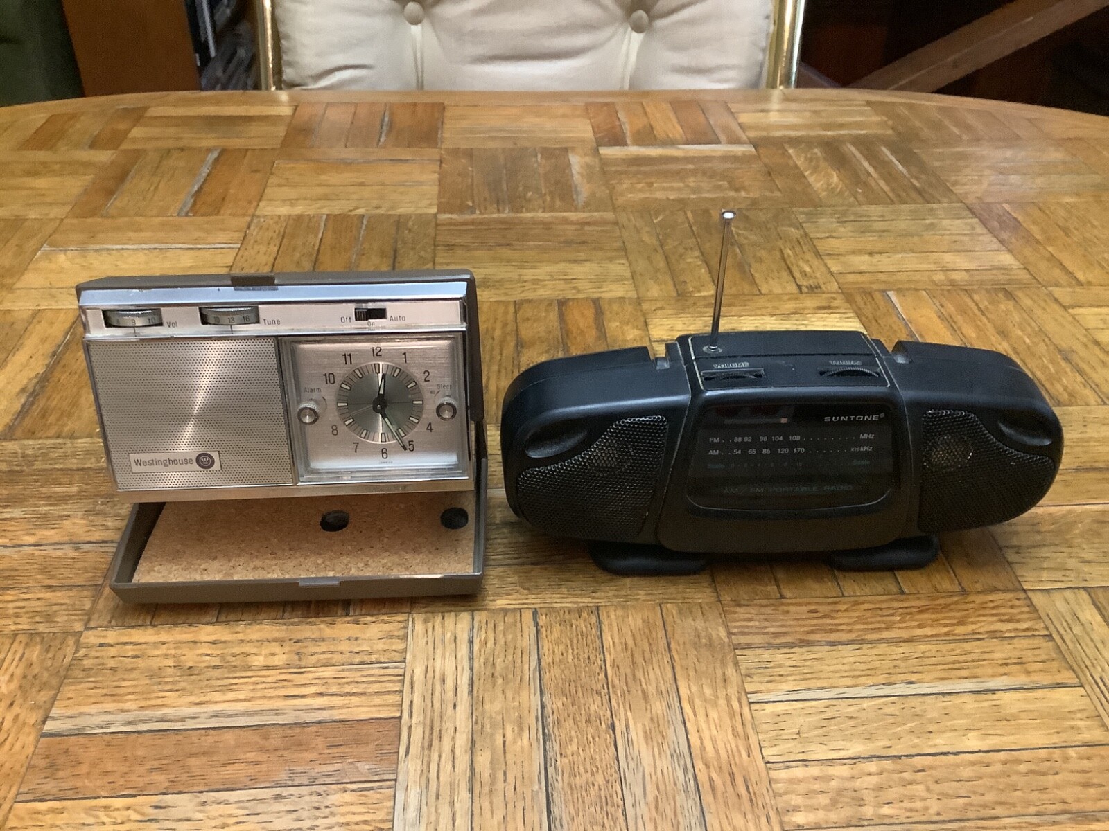 Vintage radio lots – CHOOSE ONE – from 4 family estates