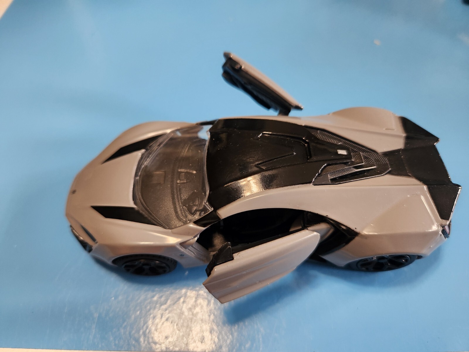 5″ Lykan Hypersport Hyper-Spec Jada Gray Diecast 1:32 Scale Pre Owned Lambo Door